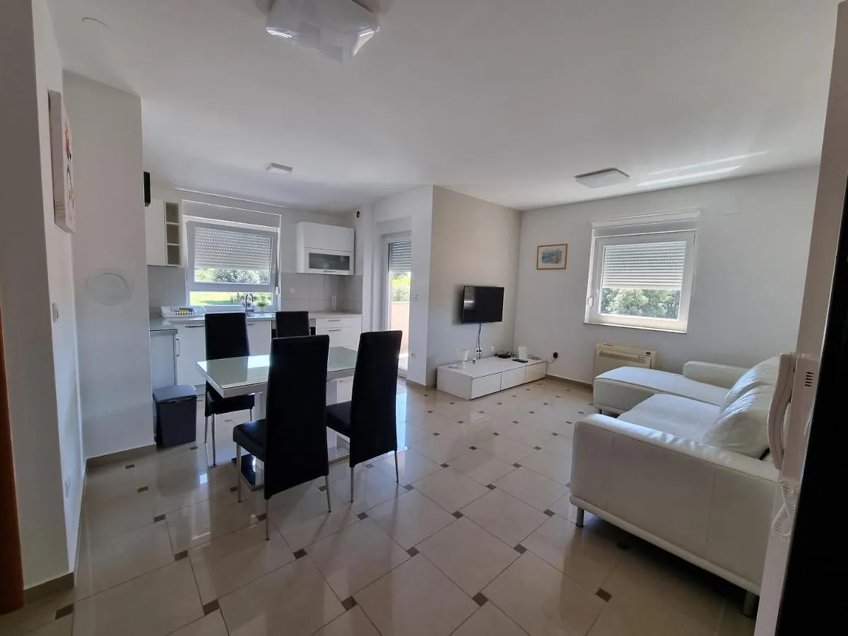 Apartment Matea Banjole Croatia